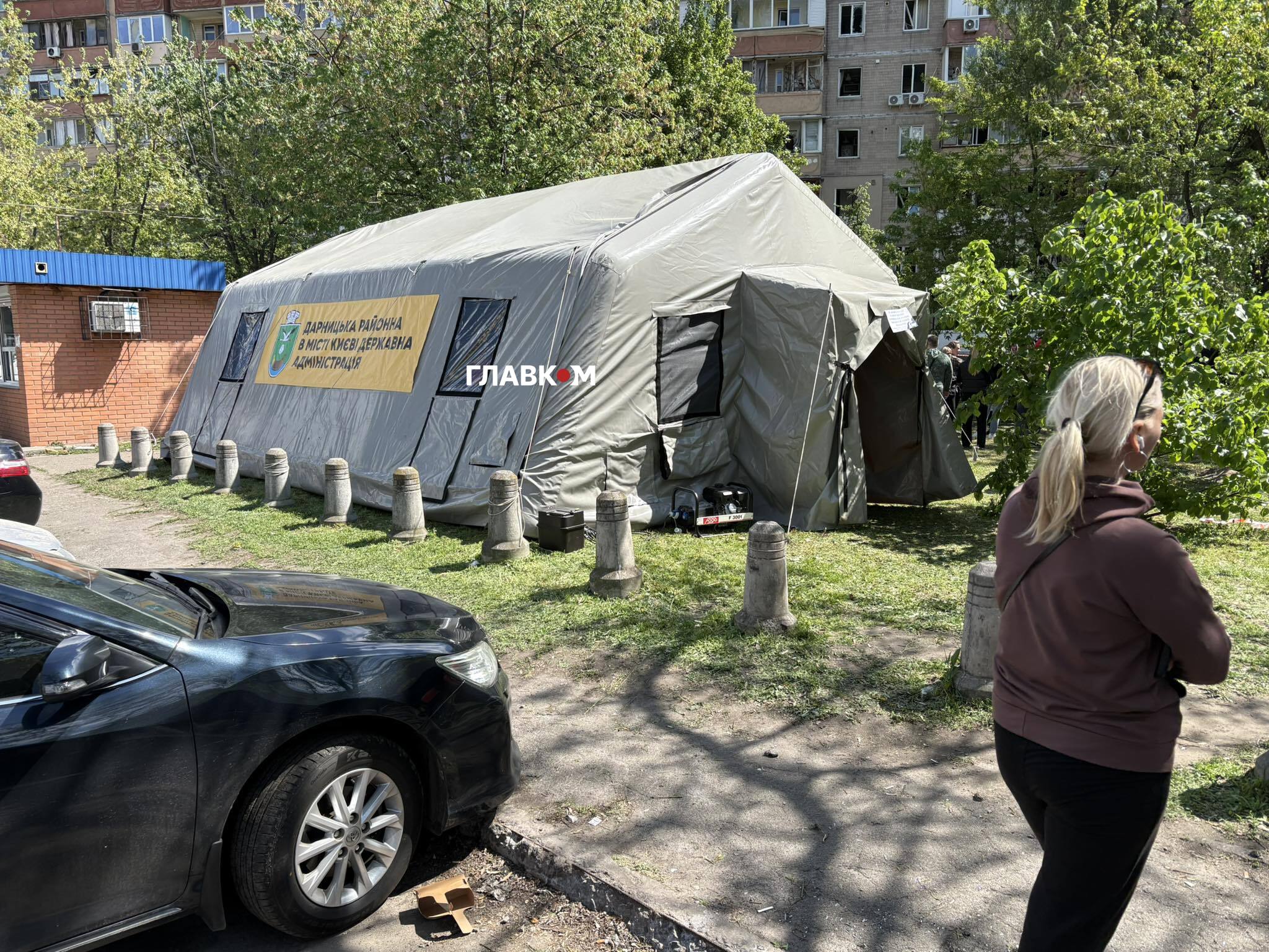 Штаби для допомоги постраждалим від обстрілу працюють у Дніпровському та Дарницькому районах міста